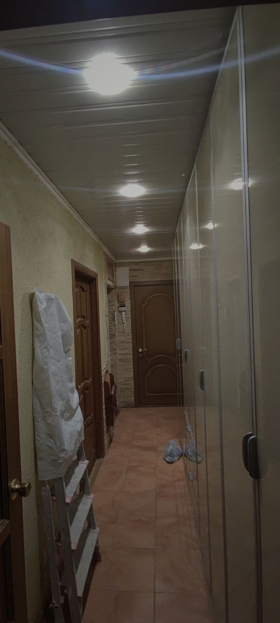 Косметический ремонт прихожей в Санкт-Петербурге на Петергофское шоссе 5 к.1. Делаем ремонт квартир в Санкт-Петербурге