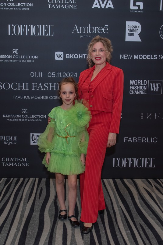 SochiFashionWeek2024 дизайнер Анохина Светлана. Семейный и коммерческий фотограф в Сочи Александр Бодунов