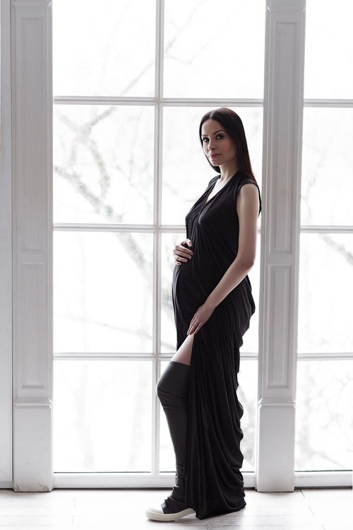 Фотосессия беременности с мужем в стиле минимализм. Семейный и женский фотограф в Санкт-Петербурге Виктория Кострова