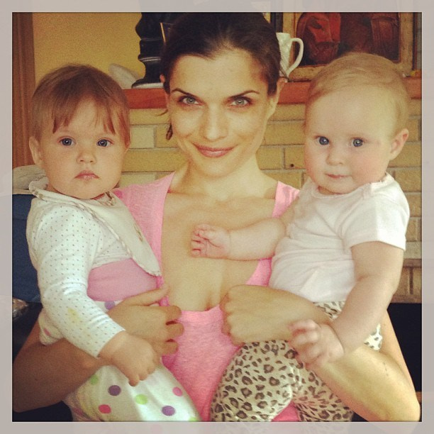 Мы с детьми сборник 1000 фото первая часть. Заставка