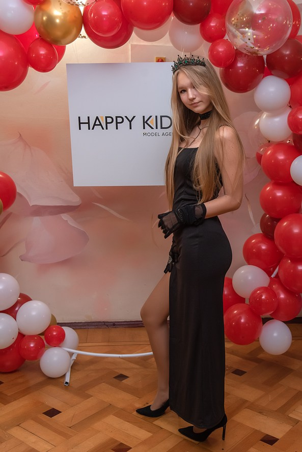 Выпускной в детской школе моделей HAPPYkids 2024. Семейный и коммерческий фотограф в Сочи Александр Бодунов