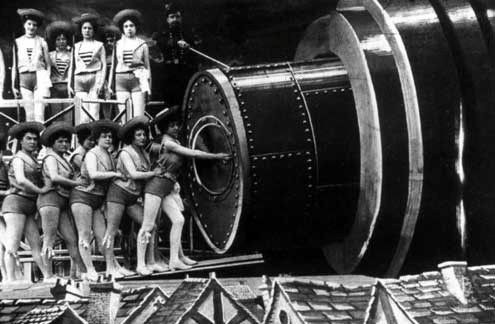 Кадр из фильма "Путешествие на Луну" (Le Voyage dans la Lune), снятого французским режиссером Жоржем Мельесом в 1902 году