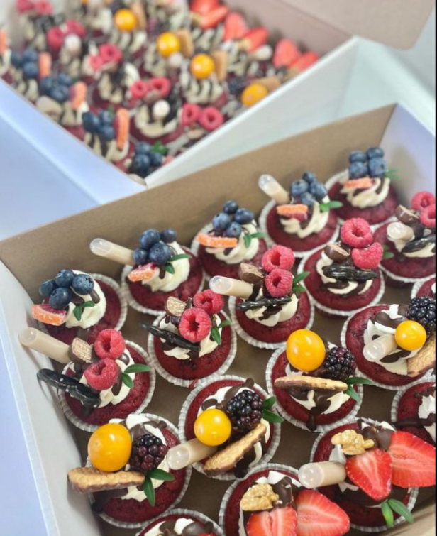 Капкейки фуршетные с алкоголем. Katyasugarsugar капкейки, зефир, торты Москва