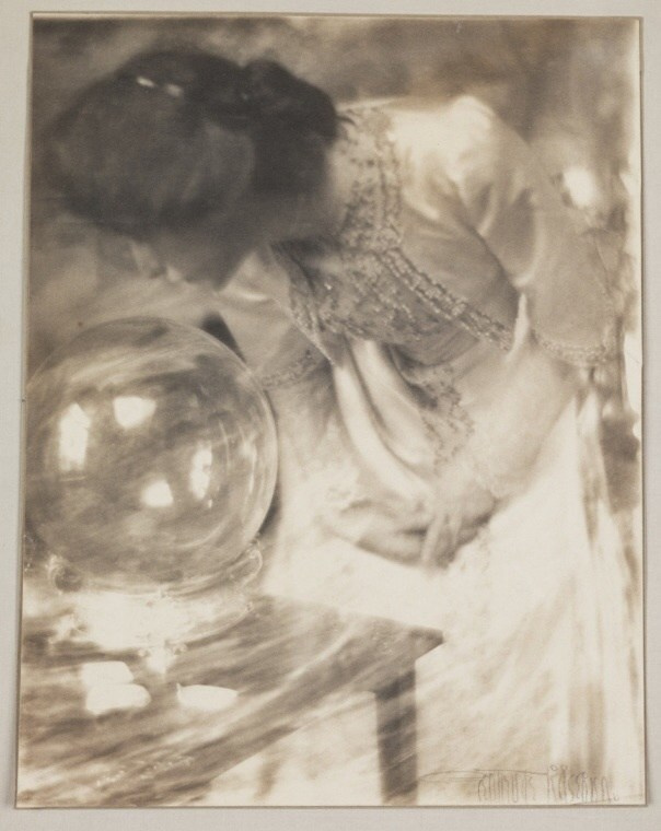 мягкий живописный портрет в стиле пикториализма Гертруды Кезебир