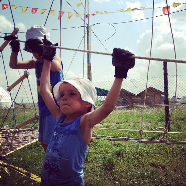 Мы с детьми сборник 1000 фото первая часть. Заставка