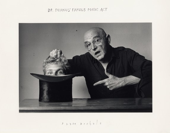 концептуальная фотография Дуэйна Майклса с метафорическим сюжетом