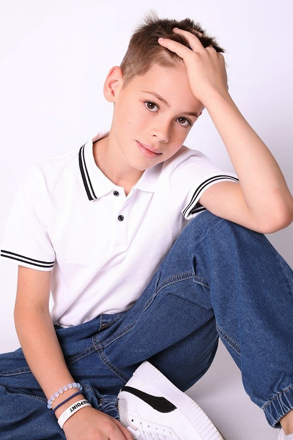 Марк Шишкунов. Съёмка одежды для маркетплейсов и брендов Morozova Production