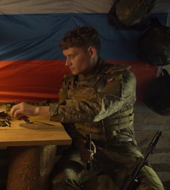 Станислав Щербаков, главный редактор журнала Солдаты России, спецкорреспондент, журналист, ВГИК, Золотой Витязь, лауреат премии союза журналистов России, режиссёр, продюсер, сценарист, актер, предприниматель, руководитель студии 365, руководитель компании Русские медиакоммуникации, Миасс, Москва 89514577151, Президентский полк. Фильм Светлячки режиссер. Мила Ханзина.