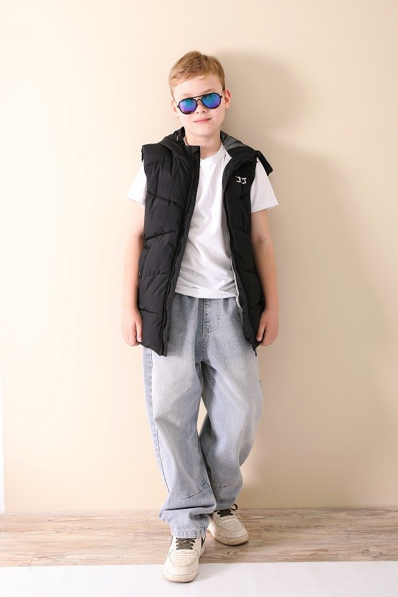 Мирон Чеботарёв. Съёмка одежды для маркетплейсов и брендов Morozova Production