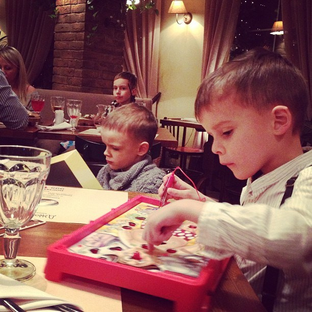 Мы с детьми сборник 1000 фото первая часть. Заставка