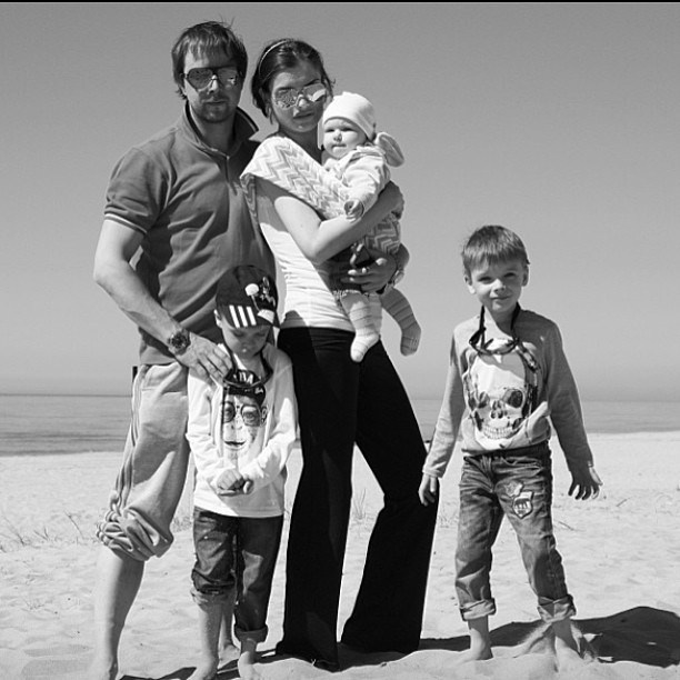 Мы с детьми сборник 1000 фото первая часть. Заставка