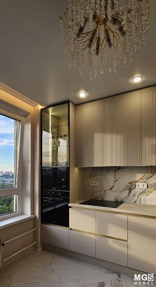 Кухонный гарнитур со стеклянными фасадами MGS мебель