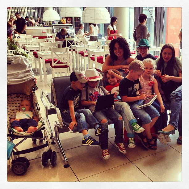 Мы с детьми сборник 1000 фото первая часть. Заставка