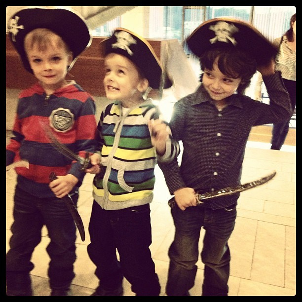 Мы с детьми сборник 1000 фото первая часть. Заставка