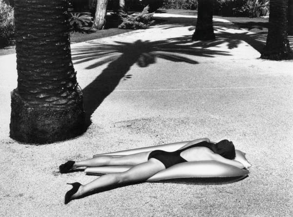Хельмут Ньютон / Helmut Newton 18+. Женя Красовская | Фотограф | Smm-дизайнер