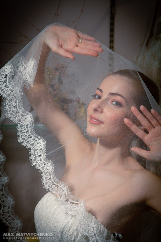 Для крупнейшего свадебного салона г. Ростова «ФЬЯНСЕ». Max Matvich and Victoria Basova are professionals in their field