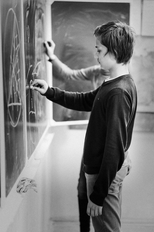 Фоторепортаж со школьного урока 4-го класса. Репортажный фотограф Борис Геер