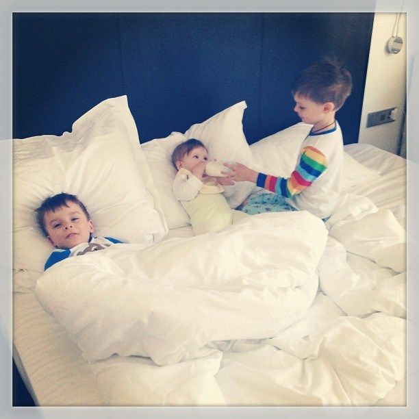 Мы с детьми сборник 1000 фото первая часть. Заставка