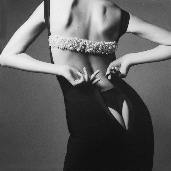 ню-фотография Жанлу Сьеффа с акцентом на линии и форму тела