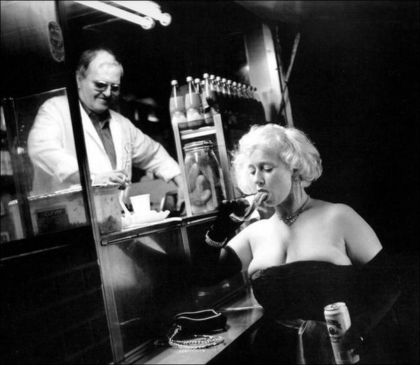 Хельмут Ньютон / Helmut Newton 18+. Женя Красовская | Фотограф | Smm-дизайнер