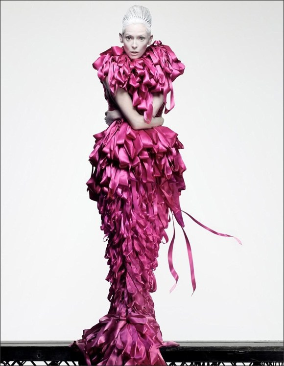 fashion-фотография Крэйга МакДина с моделью в студии