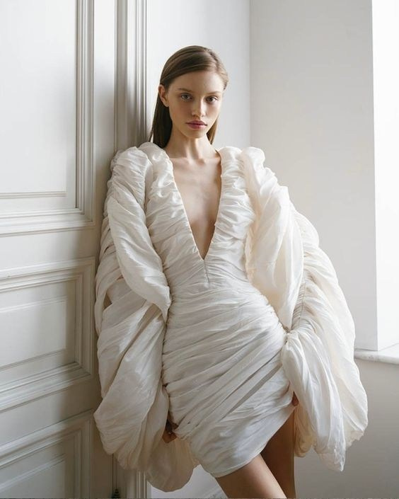 Образы основного платья ВДОХНОВЕНИЕ 2024. Свадебный и репортажный фотограф Элина Козырьянова