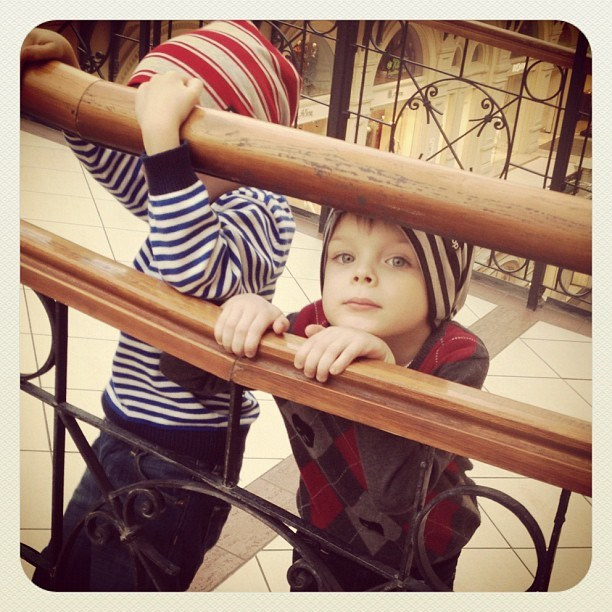 Мы с детьми сборник 1000 фото первая часть. Заставка