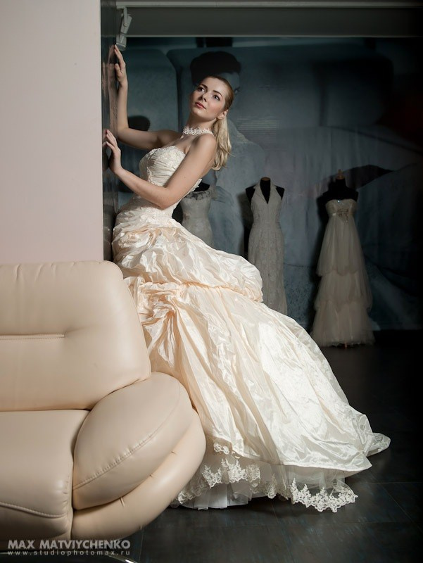 Для крупнейшего свадебного салона г. Ростова «ФЬЯНСЕ». Max Matvich and Victoria Basova are professionals in their field