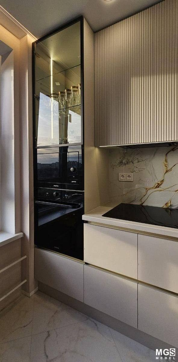 Кухонный гарнитур со стеклянными фасадами MGS мебель
