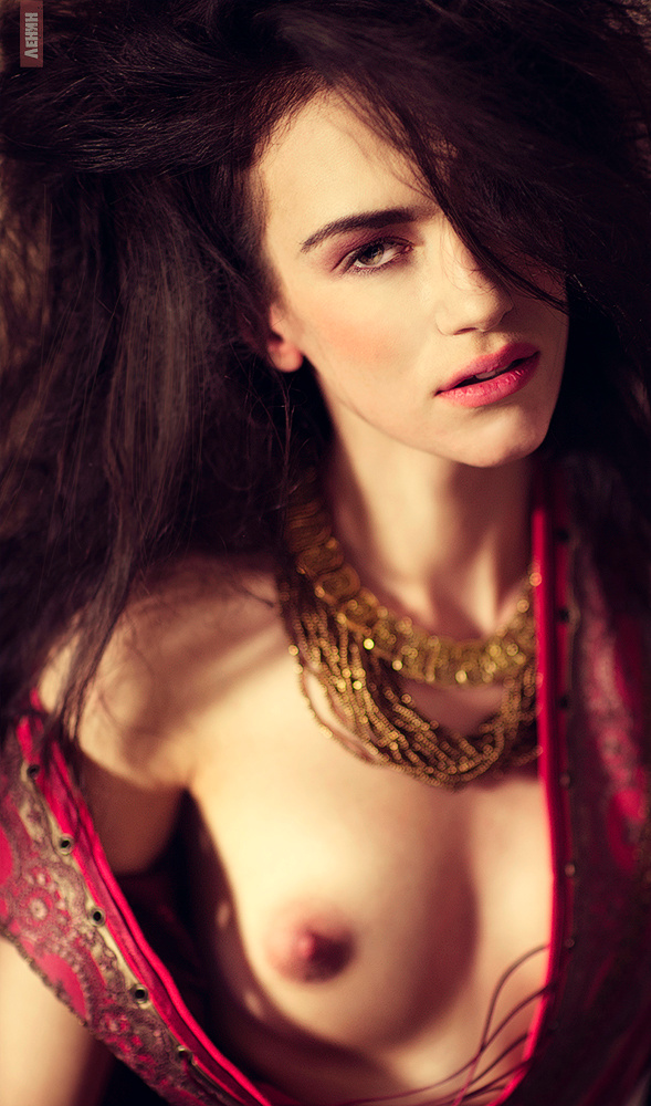 Миссис Анхен.... Сергей Ленин