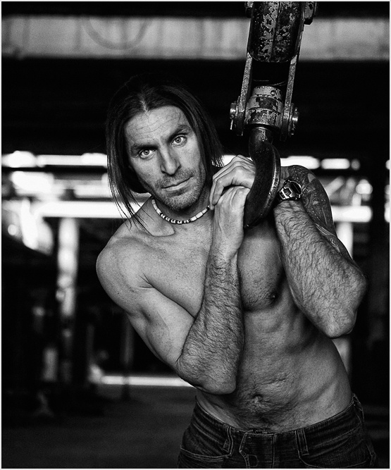 Не кочегары мы, не плотники.... Сергей Ленин