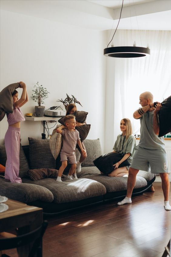 Семейная фотосессия в студии. Фотограф в Иркутске Кристина Телегина