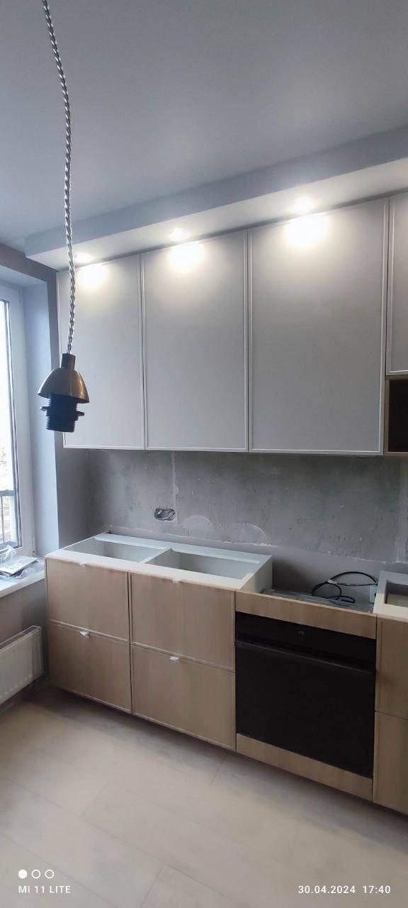 Фото с монтажа |Мебель на заказа: кухни, шкафы и т.д. в Томске. ГУДРУМ — Мебель на заказ в Томске | Кухни | Шкафы | Стулья и Столы