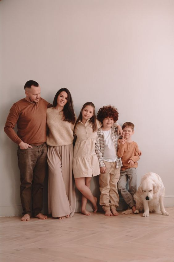 Семейная фотосессия в студии. Фотограф в Иркутске Кристина Телегина