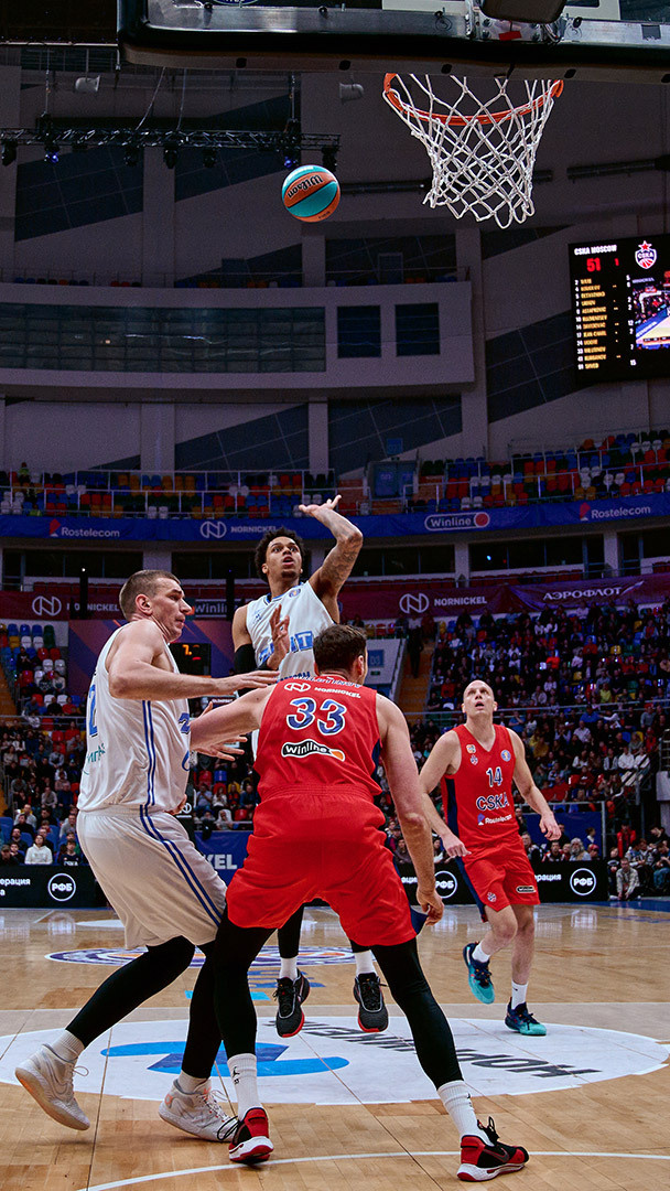 фотограф Андрей Богатов Самара, Баскетбольный матч ЦСКА-Зенит, Атака игрока Зенит
