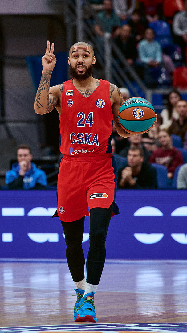 Баскетбольный матч ЦСКА-Зенит, репортаж, мяч у команды ЦСКА