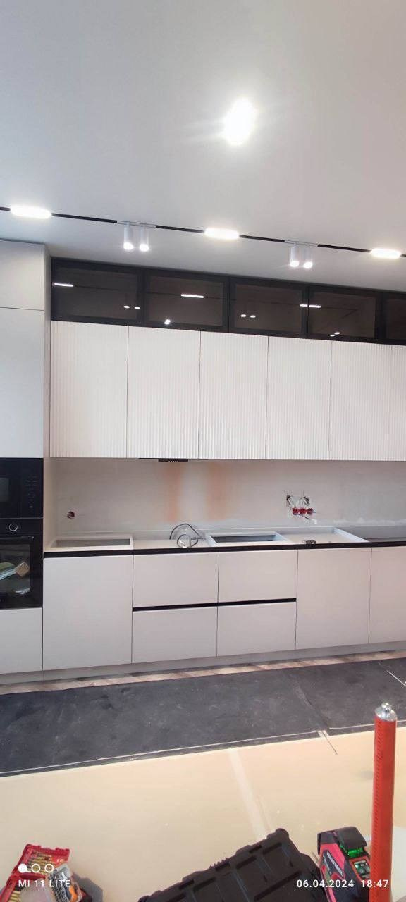 Фото с монтажа |Мебель на заказа: кухни, шкафы и т.д. в Томске. ГУДРУМ — Мебель на заказ в Томске | Кухни | Шкафы | Стулья и Столы