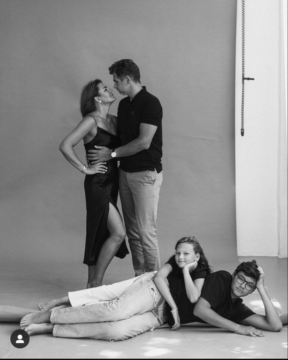 Семейная фотосессия в студии. Фотограф в Иркутске Кристина Телегина