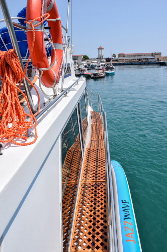 Рыбалка в сочи,день рождения на яхте в сочи,яхта в сочи прогулка,