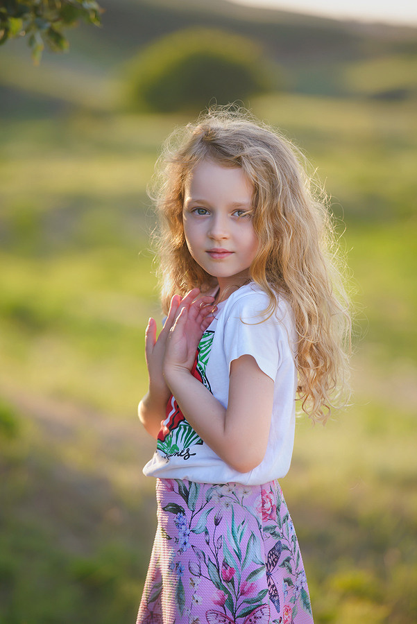 Детский фотограф Севастополь.  Детская фотосессия на закате летом
