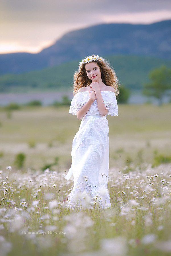 Детский фотограф Севастополь.  Детская фотосессия в ромашках на закате