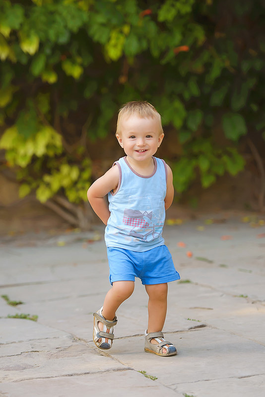 Детский фотограф Севастополь.  Детская фотосессия на Херсонесе в музейном дворике