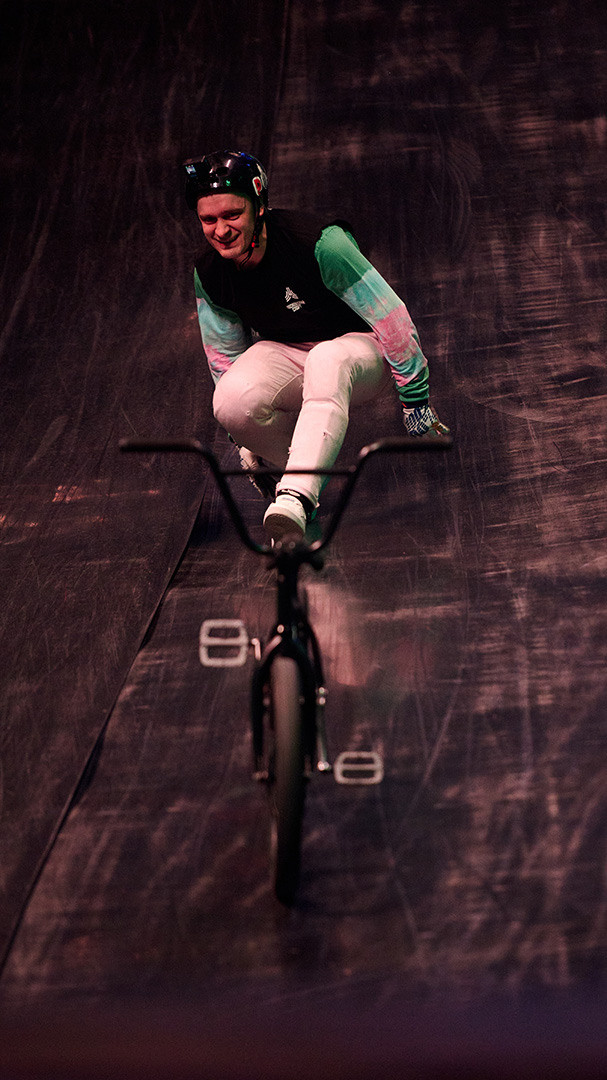 Прорыв 2023 Москва. падение спортсмена с трамплина