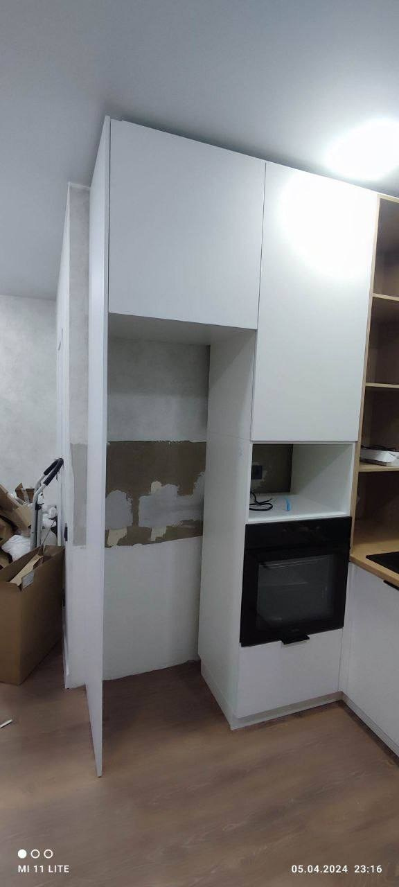 Фото с монтажа |Мебель на заказа: кухни, шкафы и т.д. в Томске. ГУДРУМ — Мебель на заказ в Томске | Кухни | Шкафы | Стулья и Столы