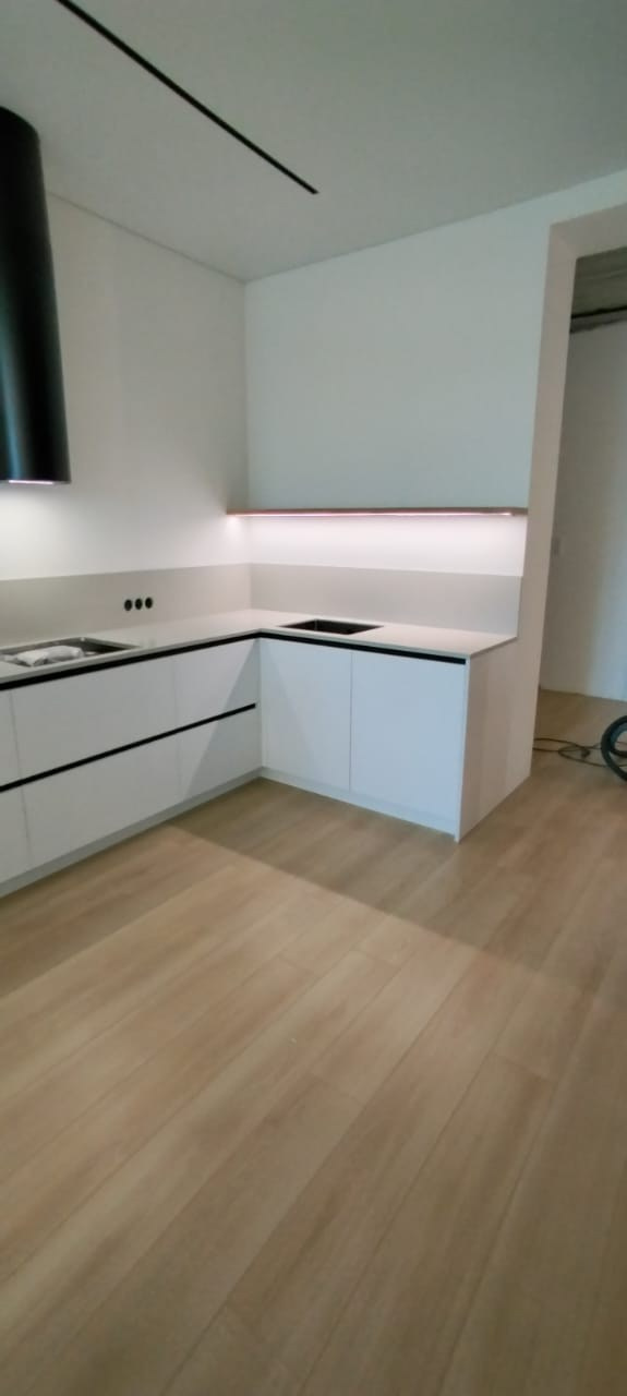 Фото с монтажа |Мебель на заказа: кухни, шкафы и т.д. в Томске. ГУДРУМ — Мебель на заказ в Томске | Кухни | Шкафы | Стулья и Столы