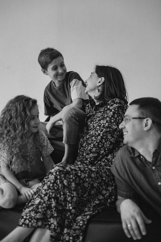 Семейная фотосессия в студии. Фотограф в Иркутске Кристина Телегина