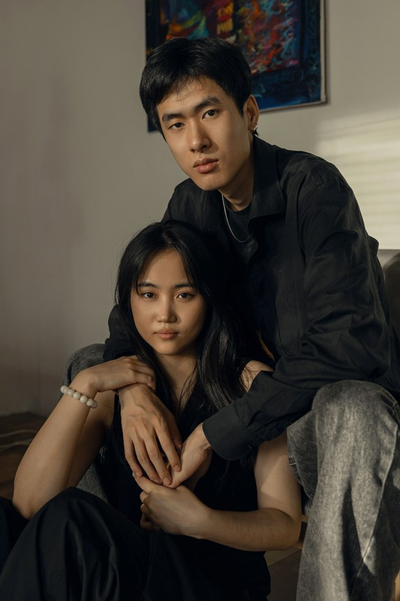 Домашняя уютная фотосъемка китайской пары