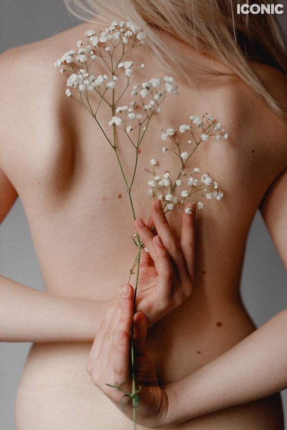 Чувственно, для девушки в студии. Фотограф в Иркутске Кристина Телегина