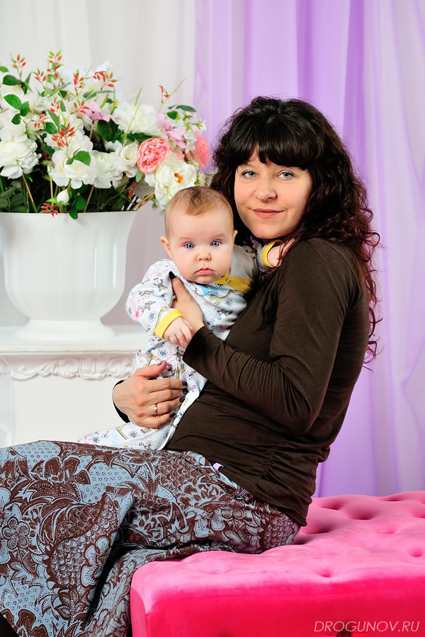 Мама с малышом