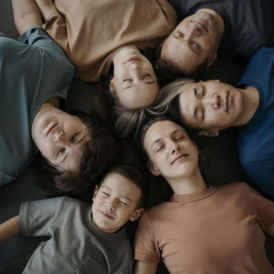 Семейная фотосессия в студии. Фотограф в Иркутске Кристина Телегина